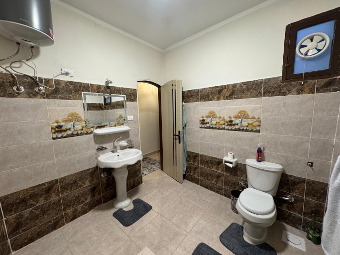 Bathroom 3, West Bank Guest House, Luxor