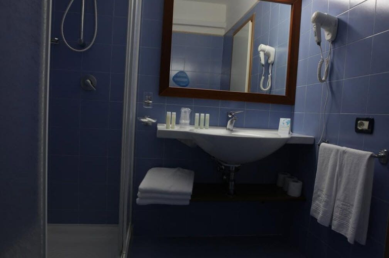 Bathroom 4, TI BLU Village Club, Matera