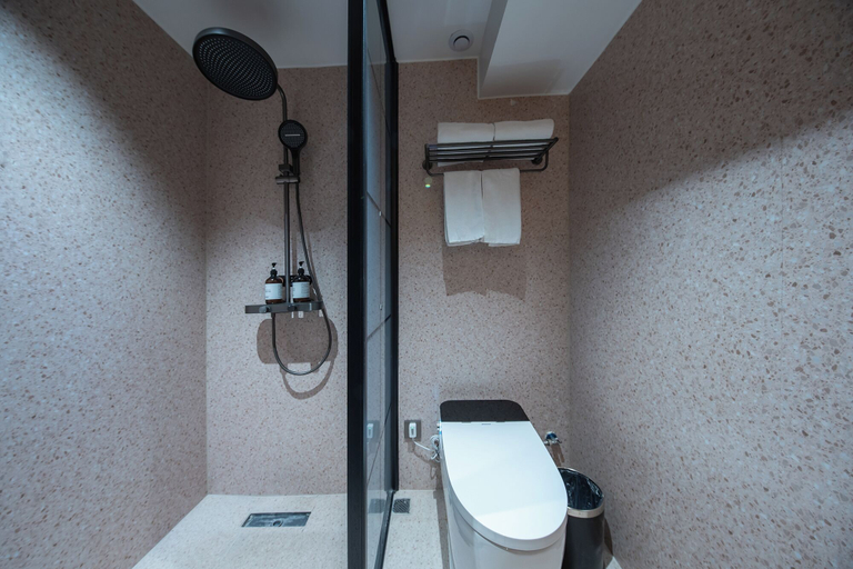 Bathroom 2, Zhuoya Garden Hotel, Beijing