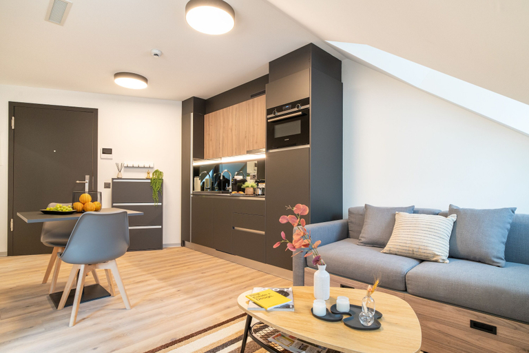 Living area 4, City Pop 2Night Geneva – Self check-in, Genève