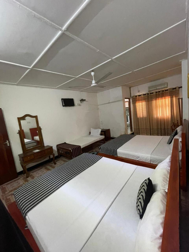 Bedroom 5, Hotel Royal Park, N. Palatha East