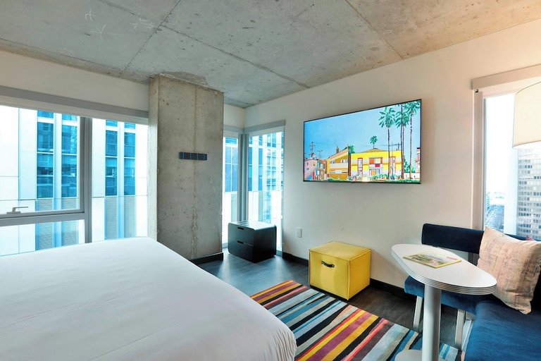 Bedroom 2, Aloft Chicago Mag Mile, Cook