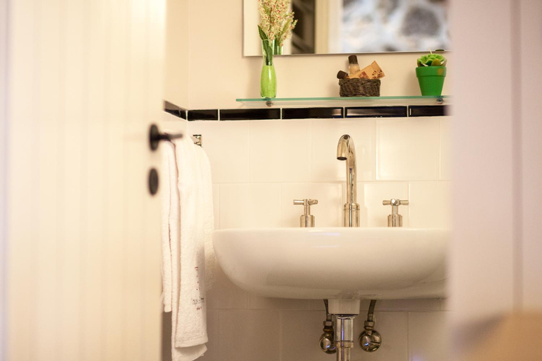 Bathroom 3, Traços D'Outrora, Vale de Cambra
