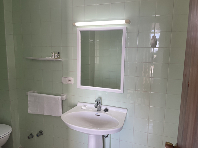 Bathroom 3, Galera, Baleares