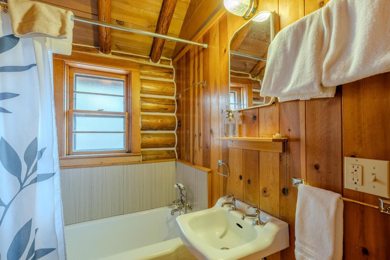 Bathroom, YCC Cabin, Gallatin