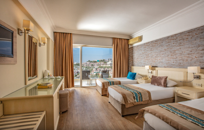 Bedroom 3, Palmin Hotel, Kuşadası