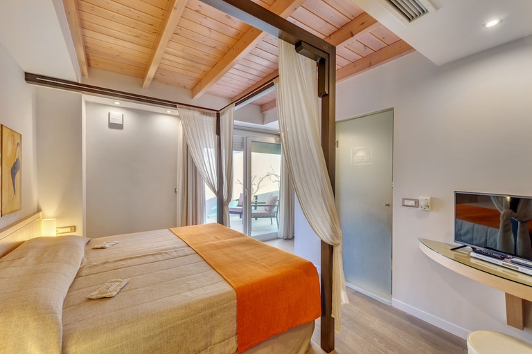 Others 5, Nissaki Beach Hotel, South Aegean