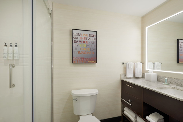 Bathroom 4, TownePlace Suites by Marriott Toronto Oakville, Halton