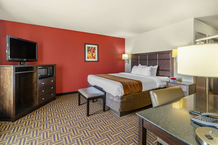 Others 3, Sonesta Essential Minot, Ward