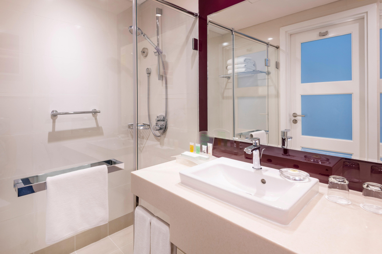 Bathroom 4, Al Madinah Holiday, Bausher