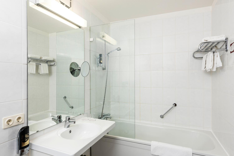Bathroom 4, Arvena Kongress, Bayreuth