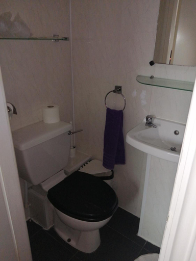 Bathroom 3, The Garnett Hotel, Blackpool