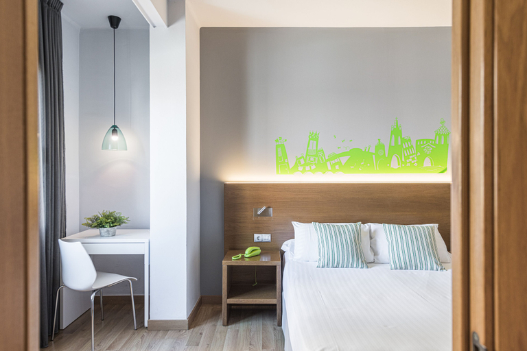 Others 2, Hotel Margarit, Girona
