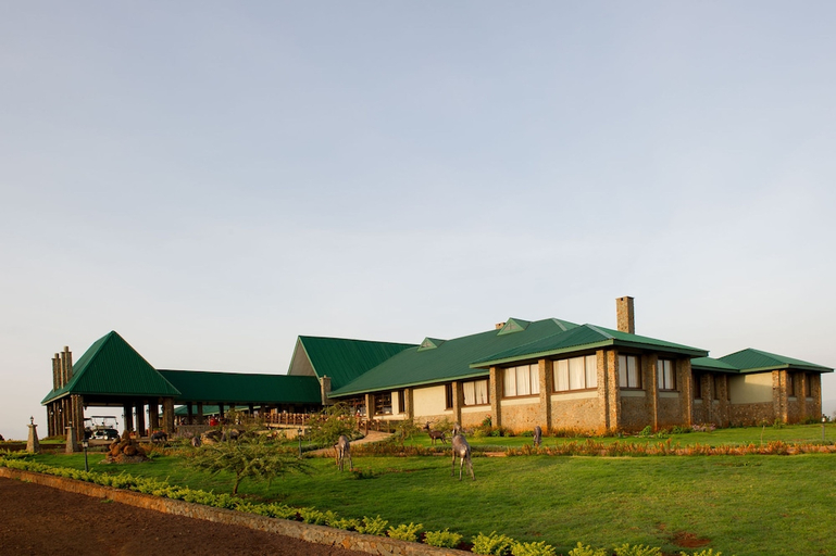 Exterior & Views