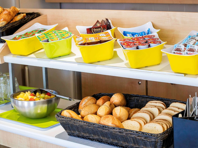 Food & Drinks 3, Ibis Budget Carcassonne Aeroport, Aude