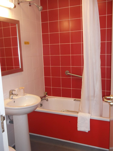 Bathroom 4, 247Hotel.com, Oldham