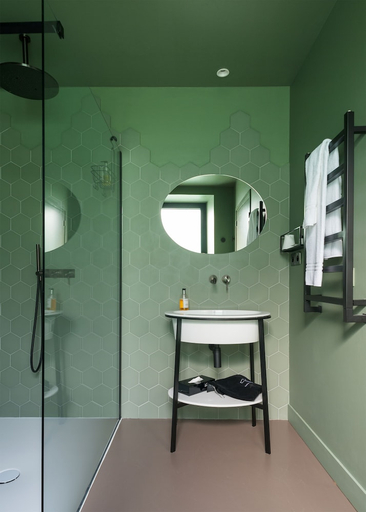 Bathroom 3, L Hotel, Loire-Atlantique