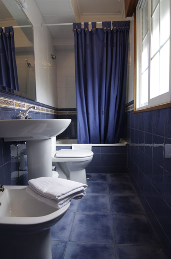 Bathroom 5, Hotel As Areas I, Lugo