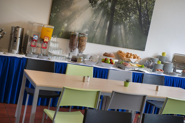 Food & Drinks 4, Hotel Energie, Praha 17