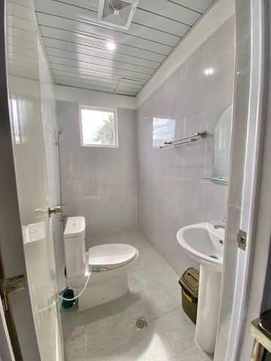 5, FERMS Residence B-Spacious Apartment with fast WIFI, Dauis