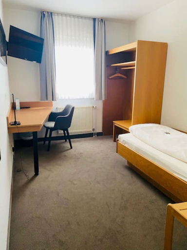 Bedroom 2, Hotel Christina, Köln