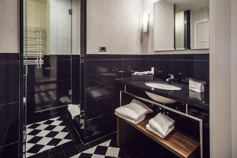 Bathroom 3, Hotel Ercilla de Bilbao, Autograph Collection, Vizcaya