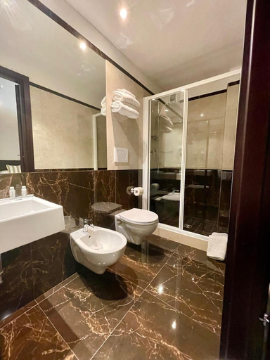 Bathroom 3, Hotel Carmen, Rimini