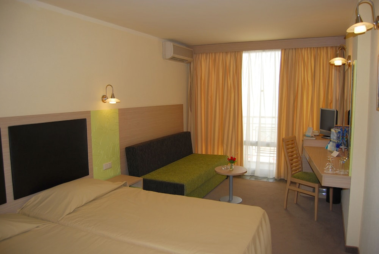Bedroom 2, HOTEL GERGANA ALL INCLUSIVE, Balchik