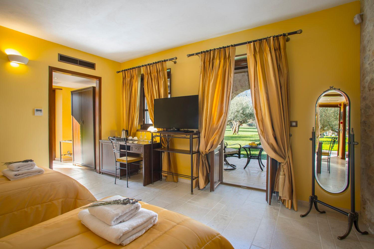 Bedroom 3, MYSTRAS GRAND PALACE RESORT & SPA, Peloponnese