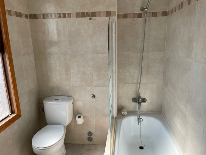 Bathroom 3, Galera, Baleares
