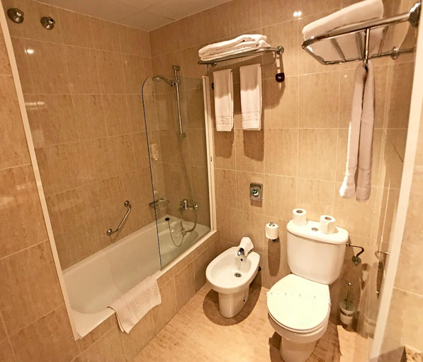 Bathroom 5, Hotel Portbo, Girona
