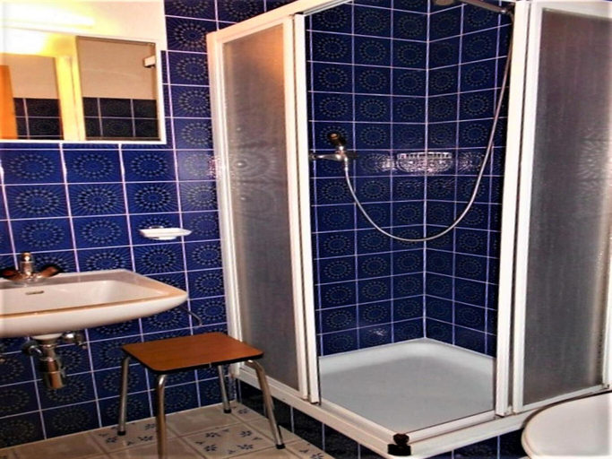 Bathroom 5, Apartment in Veysonnaz near Ski Gondola, Sion
