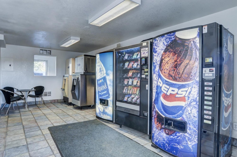 Food & Drinks 5, Motel6 Fort Collins, CO, Larimer