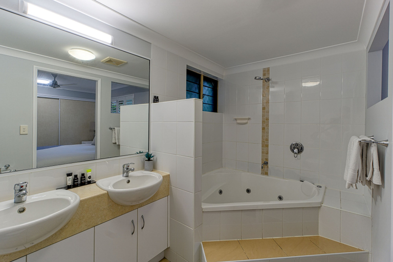Bathroom 4, Townsville Southbank Apartments, South Townsville