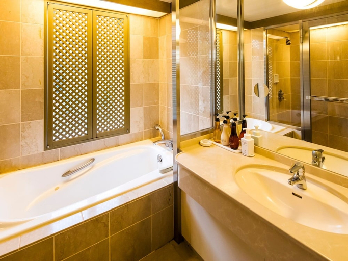Bathroom 4, Nichinan Kaigan Nango Prince Hotel, Nangō