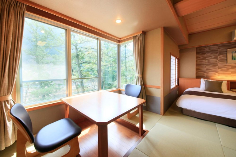 Bedroom 3, Shimobe Hotel, Minobu