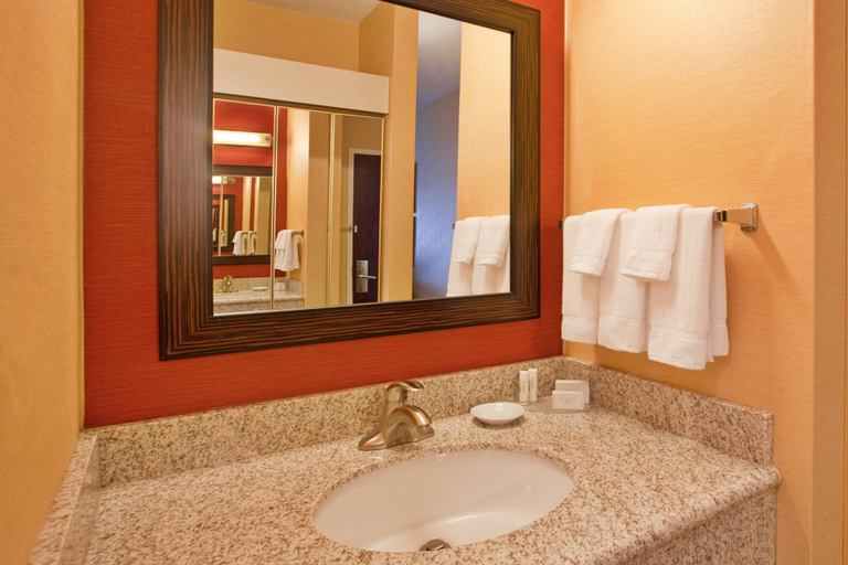 Bathroom 3, Courtyard by Marriott Chicago Southeast/Hammond, Lake
