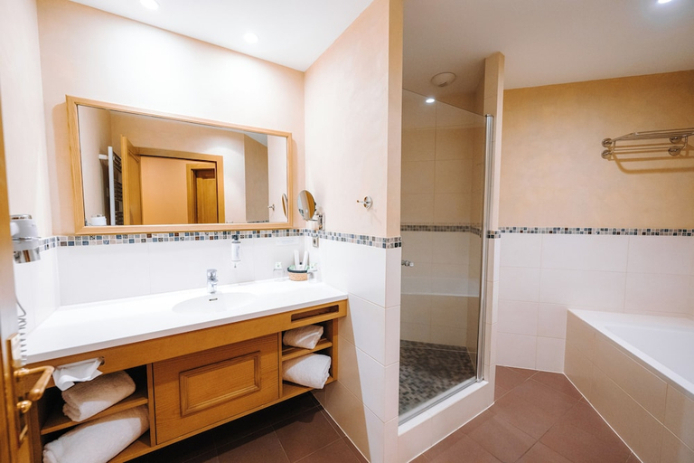 Bathroom 4, Les Violettes Hotel & SPA Alsace, Haut-Rhin