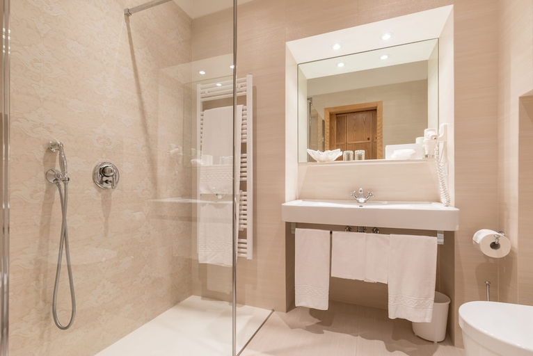 Bathroom 4, Hotel Elephant, Bolzano