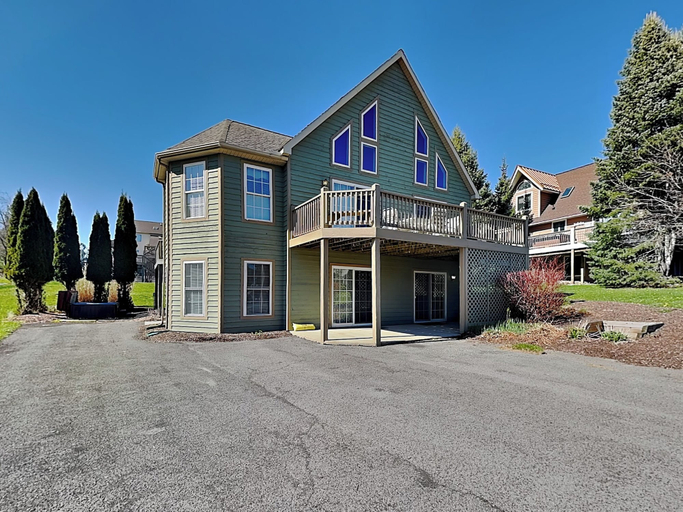 Exterior & Views 1, Ski Boots N' Bathing Suits by Taylor Made Deep Creek, Garrett