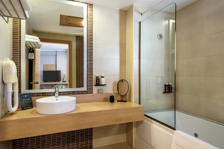 Bathroom 5, Libyan Princess, Crete