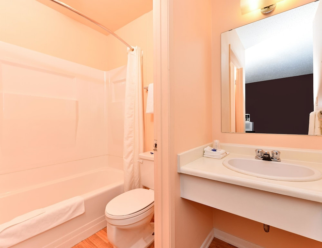 Bathroom 4, Canadas Best Value Inn Whitecourt, Division No. 13