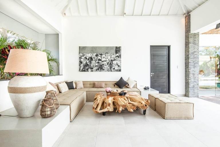 5, Contemporary 4BR Villa, 400m to Canggu Shore, Badung
