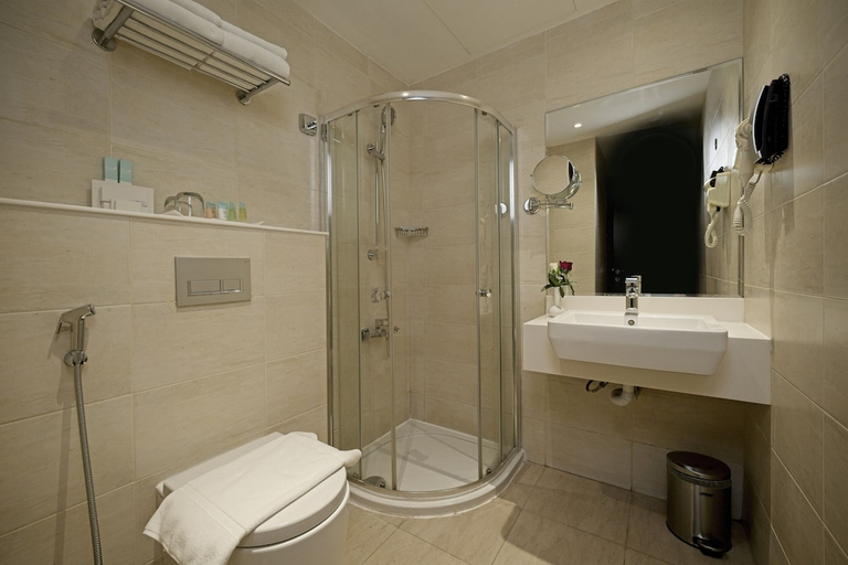 Bathroom 3, Action Hotel Ras Al Khaimah, Ras Al Khaimah