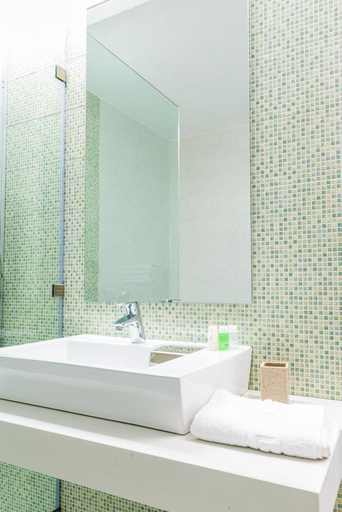 Bathroom 3, Hotel On Plonge Junior, Constanta