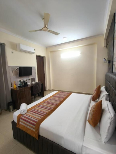 Room 5, Hotel Fortune Home Sector 72 Noida, Gautam Buddha Nagar