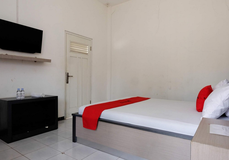 Bedroom 3, RedDoorz near Rita Super Mall Purwokerto 3, Banyumas