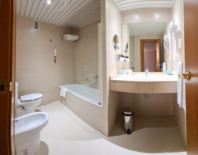Bathroom 3, Los Bracos, La Rioja