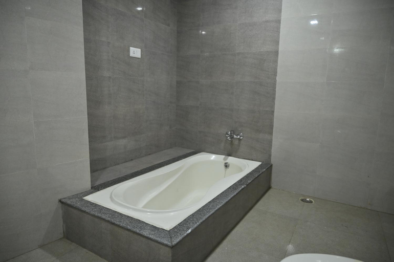 Bathroom 3, Hotel Vinayak International, Muzaffarpur