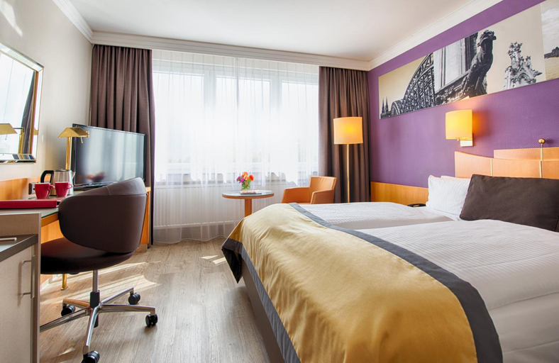 Bedroom 3, Leonardo Royal Hotel Koeln-Am Stadtwald, Köln